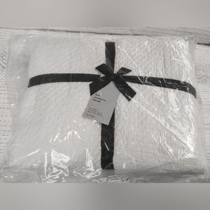 West Elm - Reflections Matelasse Quilt - Full/Queen size - NEW